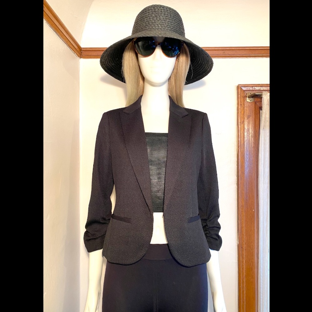 AMANDA & CHELSEA Black Jacket - Sz M